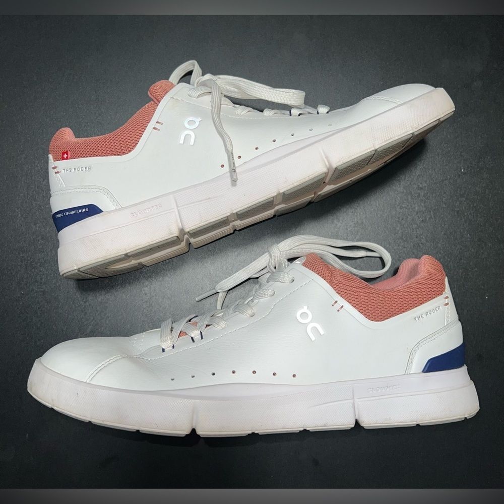 On Cloud On The Roger Advantage Sneaker White & Dusty Pink Women’s Size 10.5